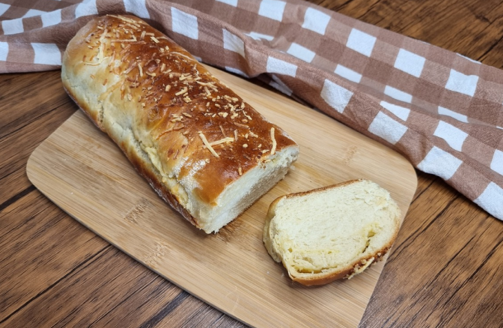 Pão caseiro com queijo