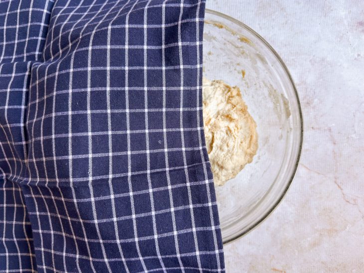 Massa coberta por pano.