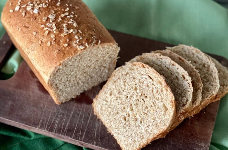 Pão caseiro integral com aveia