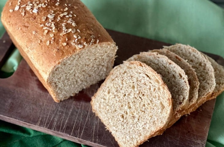 Pão caseiro integral com aveia