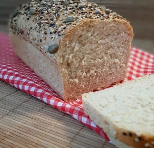 Pão caseiro nutritivo sem açúcar