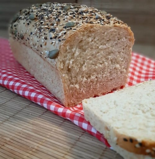 Pão caseiro nutritivo sem açúcar