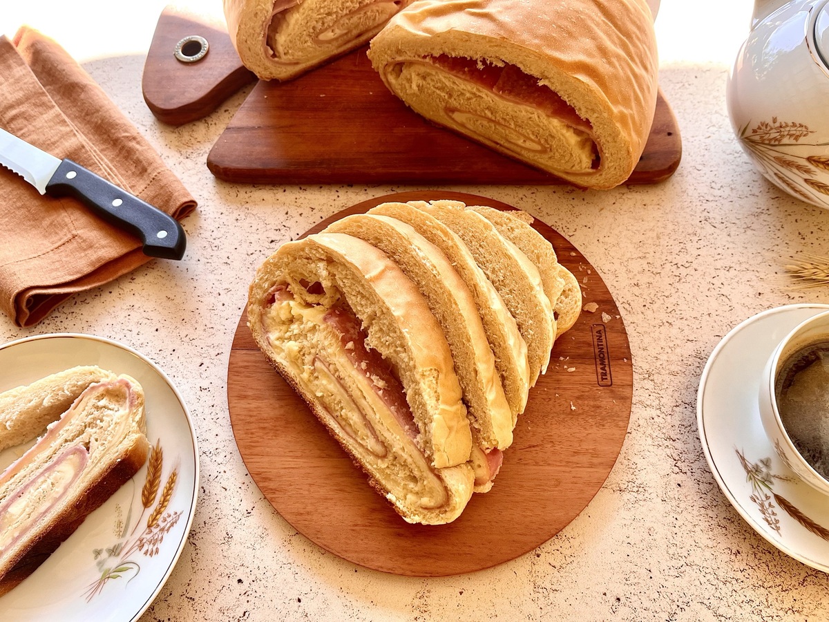 Pão caseiro recheado