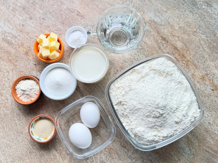 Ingredientes reunidos na bancada.