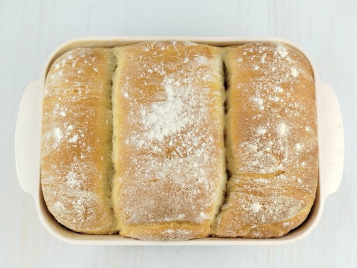 Pães saídos do forno.