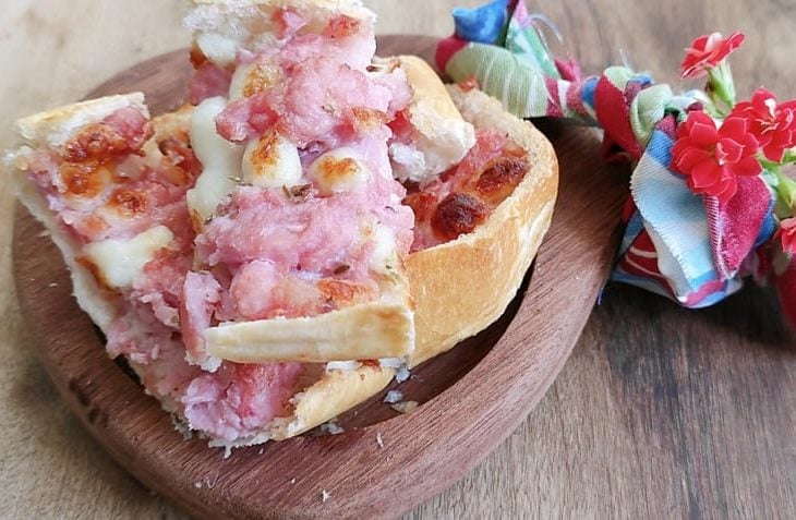 Pão com linguiça na airfryer