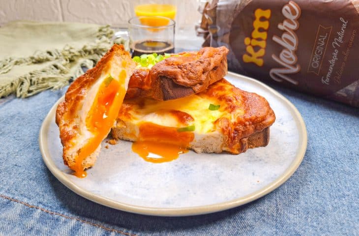 Pão com ovo na air fryer