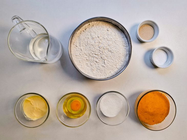 ingredientes para preparar pão de abóbora.