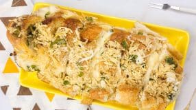 Pão de alho com queijo fácil
