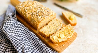 Pão de aveia e iogurte