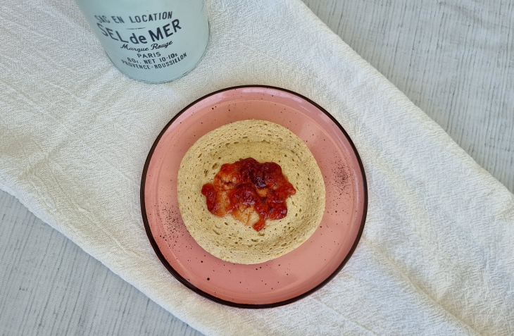 Pão de aveia e iogurte de micro-ondas