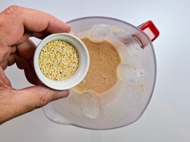 Sementes para adicionar na mistura do liquidificador.