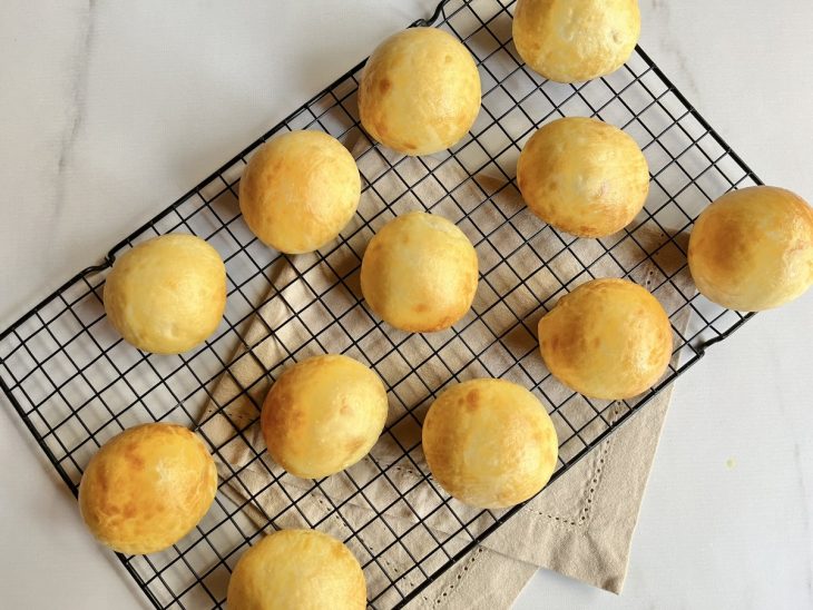 Pães de batata assados.