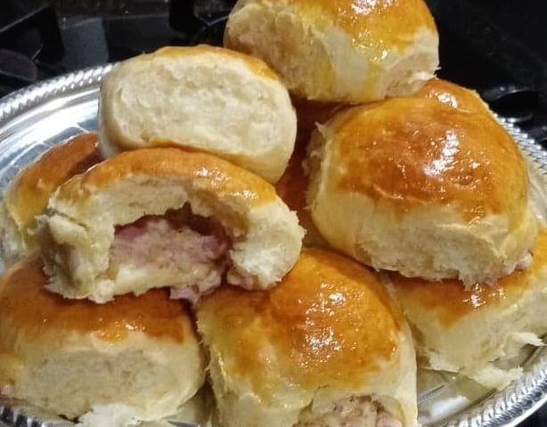 Pão de batata recheado