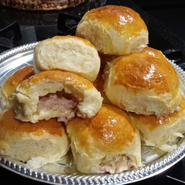 Pão de batata recheado