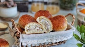 Pão de batata recheado