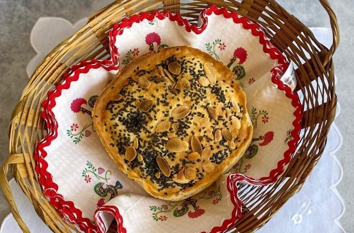 Pão de cebola e alecrim sem glúten