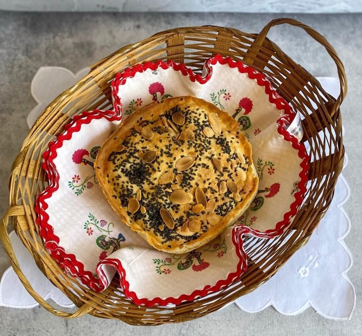 Pão de cebola e alecrim sem glúten