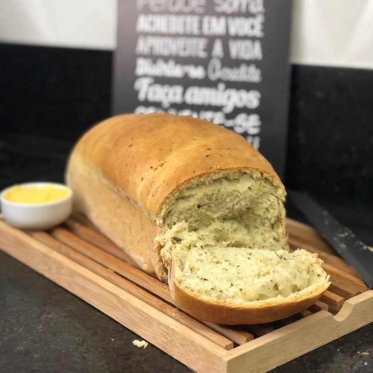 Pão de ervas com cerveja