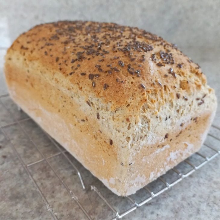 Pão de farinha de linhaça sem glúten