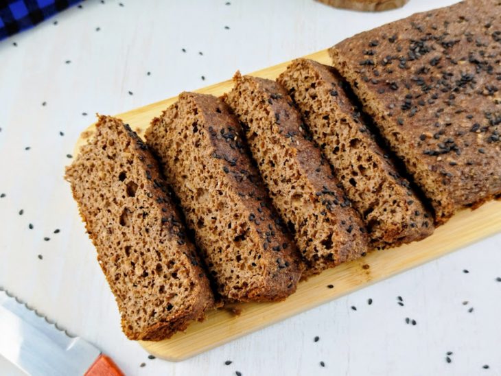 Pão de forma low carb pronto.