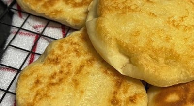 Pão de frigideira com iogurte