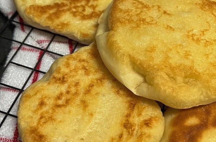 Pão de frigideira com iogurte