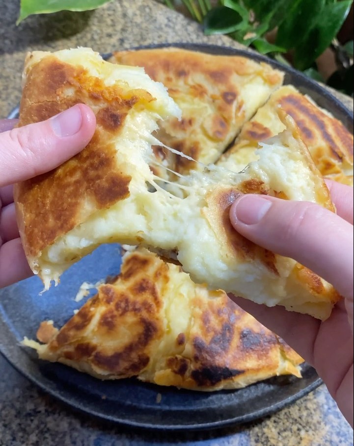 Pão de frigideira recheado