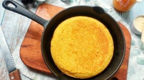 Pão de fubá de frigideira fácil