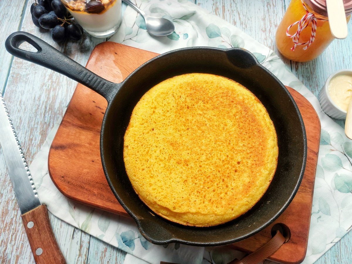 Pão de fubá de frigideira fácil