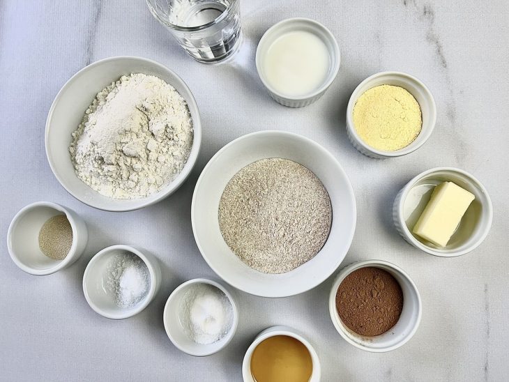 ingredientes para preparar pão de hambúrguer australiano simples.