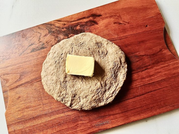 manteiga integrada a massa de pão australiano.