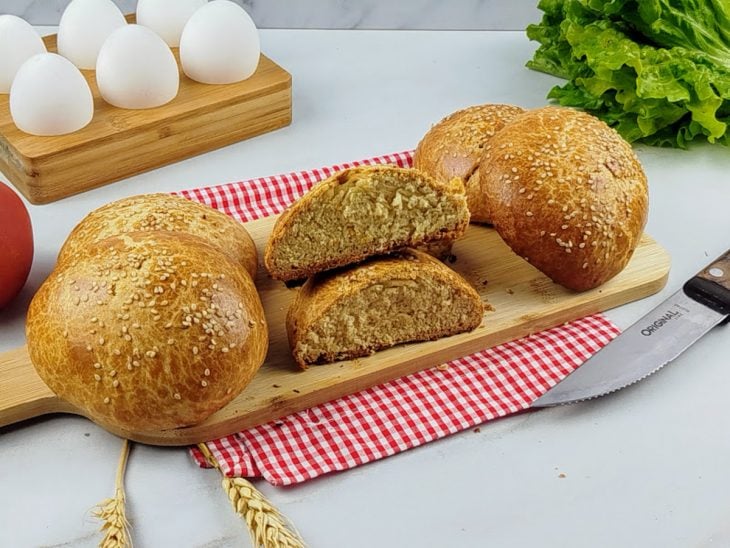 pão brioche fofinho finalizado e servido.
