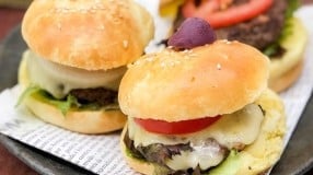 Pão de hambúrguer low carb simples