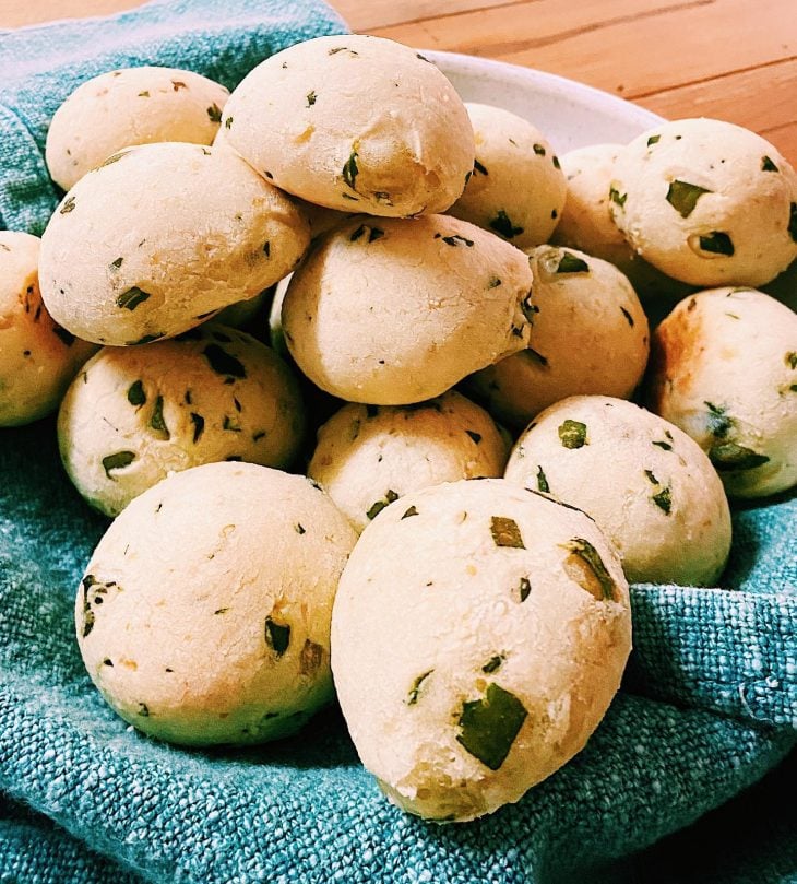 Pão de mandioquinha com espinafre