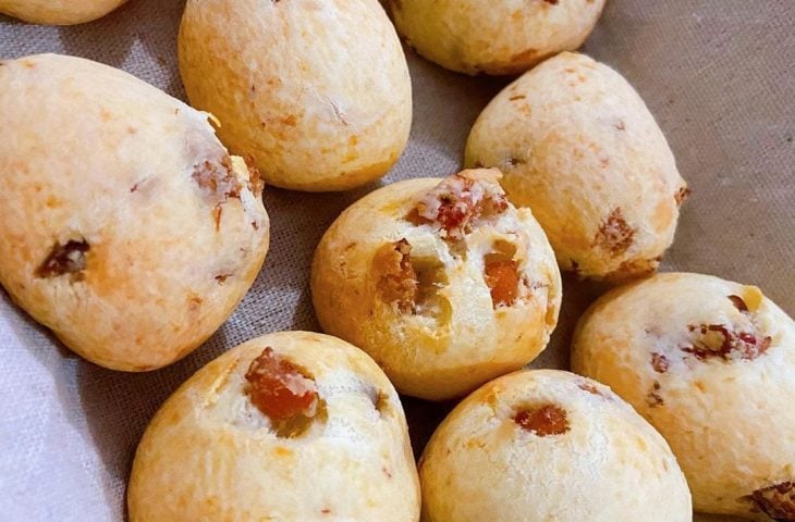 Pão de queijo com bacon