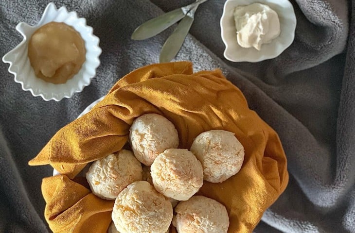 Pão de queijo com cream cheese