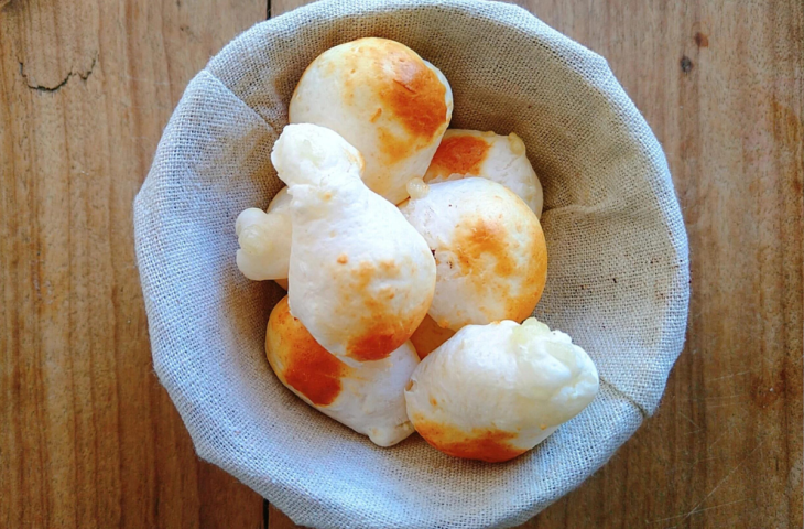 Pão de queijo com creme de leite