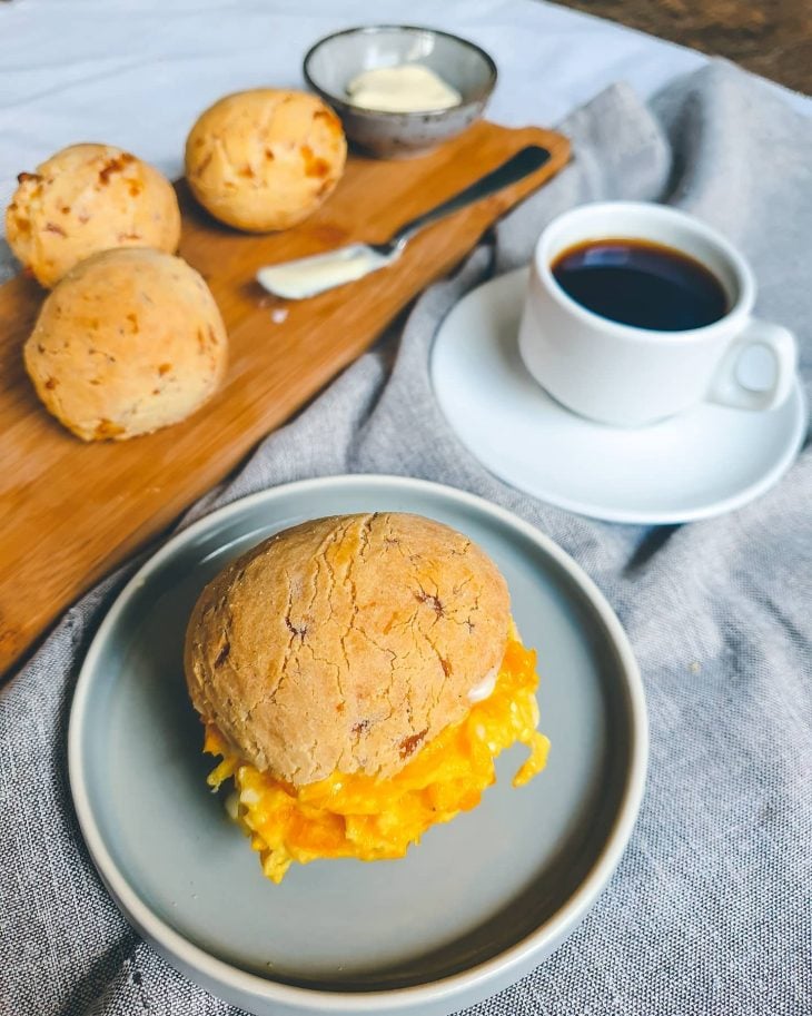 Pão de queijo com farinha de milho