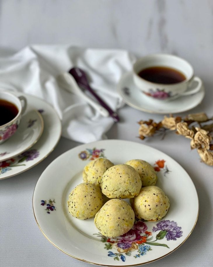 Pão de queijo com inhame e chia