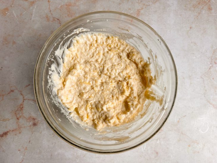 Queijo meia cura adicionado.