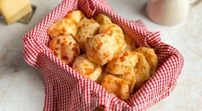 Pão de queijo com polvilho azedo