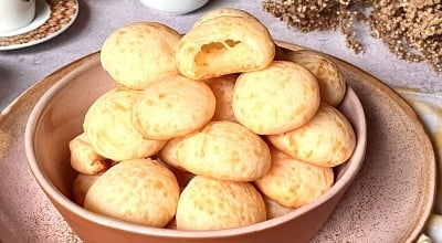 Pão de queijo com tapioca fácil