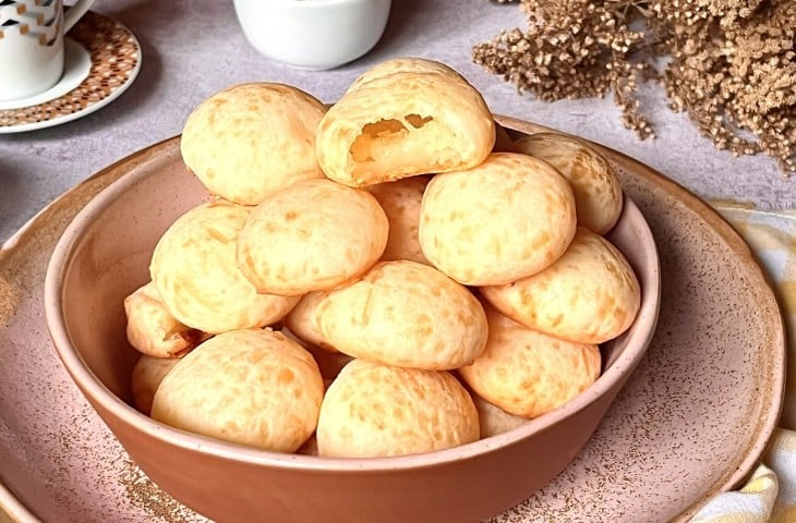 Pão de queijo com tapioca fácil