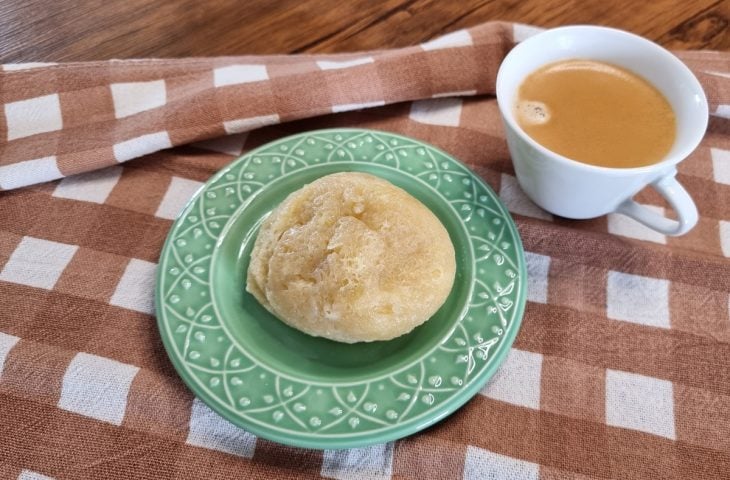 Pão de queijo de caneca prático