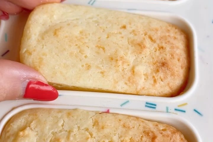 Pão de queijo de forma com iogurte