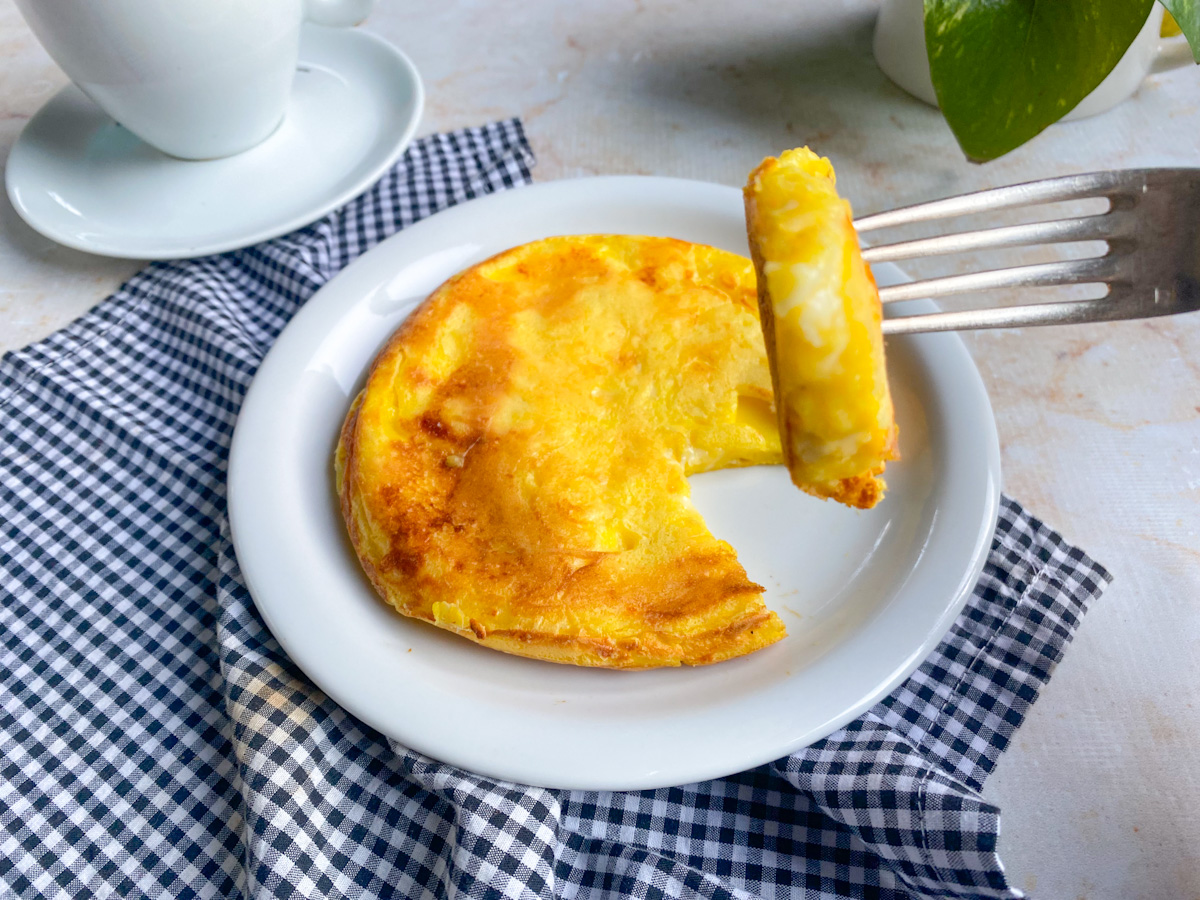 Pão de queijo fit de frigideira