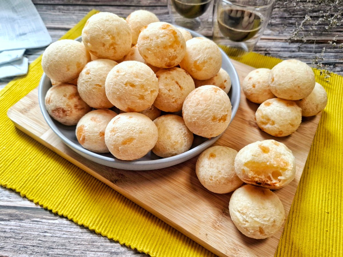 Pão de queijo mineiro