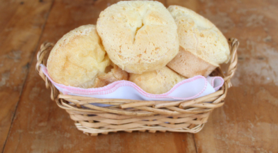 Pão de queijo muito fácil