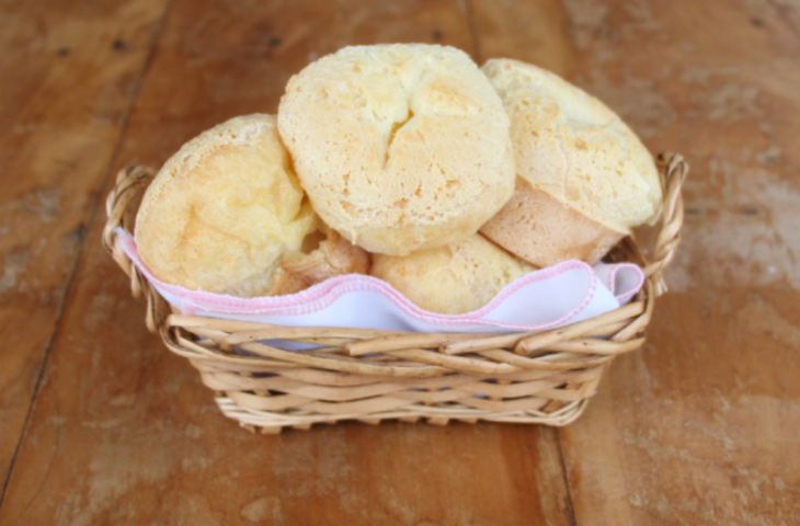Pão de queijo muito fácil
